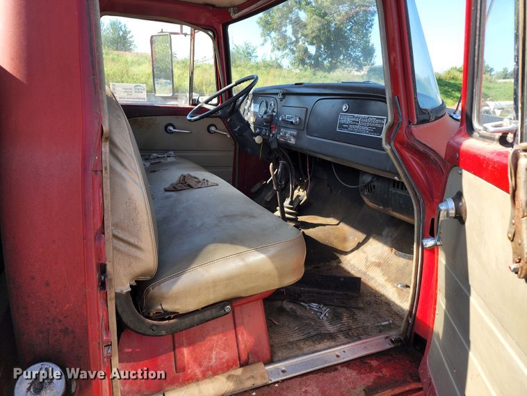 image for item DL6675 1968 International Loadstar 1600  dump flatbed truck