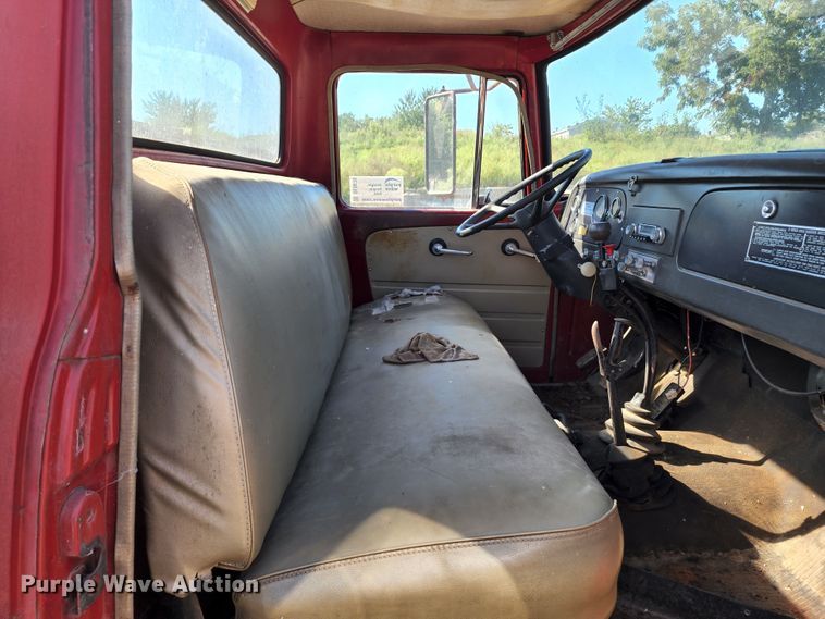 image for item DL6675 1968 International Loadstar 1600  dump flatbed truck