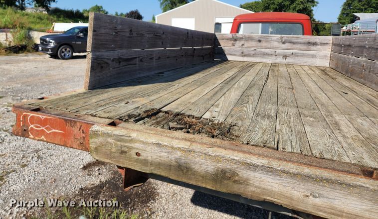 image for item DL6675 1968 International Loadstar 1600  dump flatbed truck