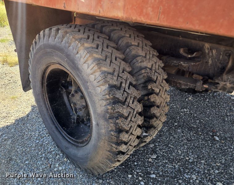 image for item DL6675 1968 International Loadstar 1600  dump flatbed truck