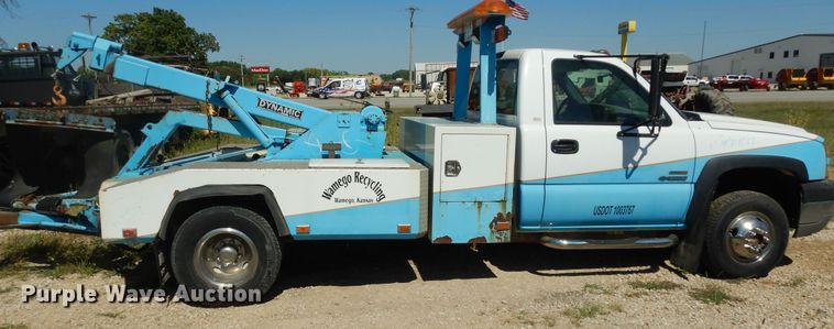 image for item DM3131 2005 Chevrolet Silverado 3500  tow truck