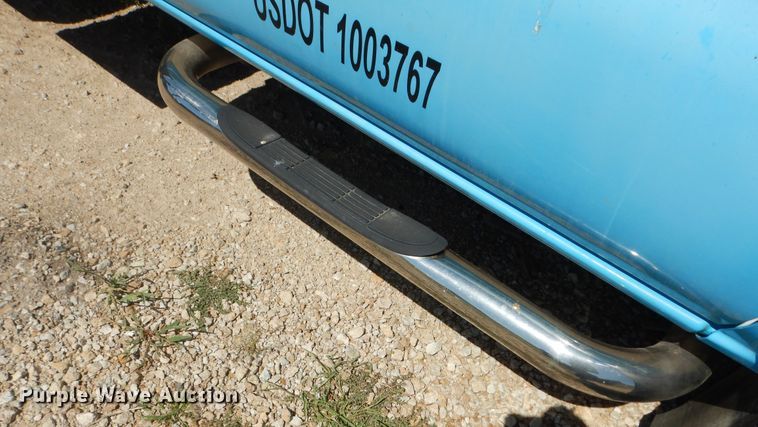 image for item DM3131 2005 Chevrolet Silverado 3500  tow truck