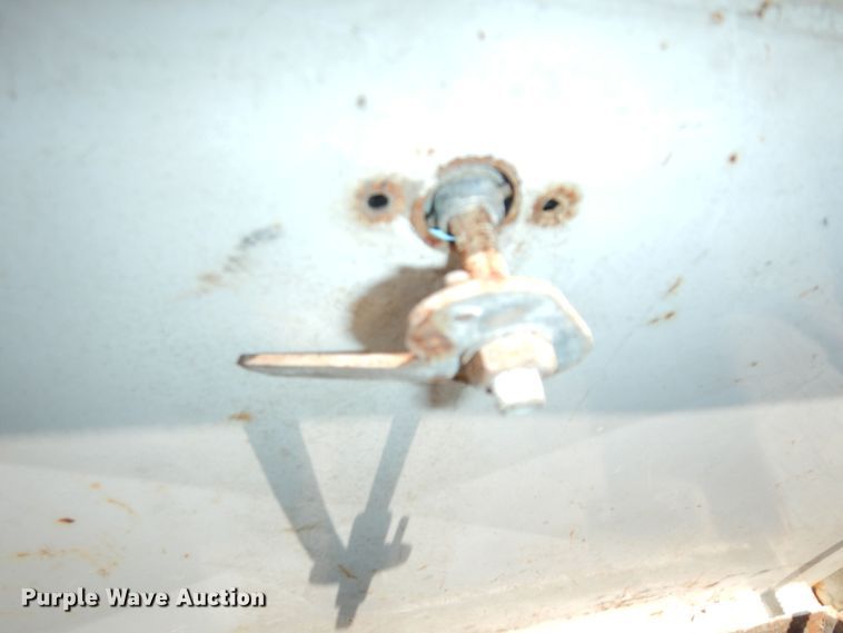 image for item DM3131 2005 Chevrolet Silverado 3500  tow truck