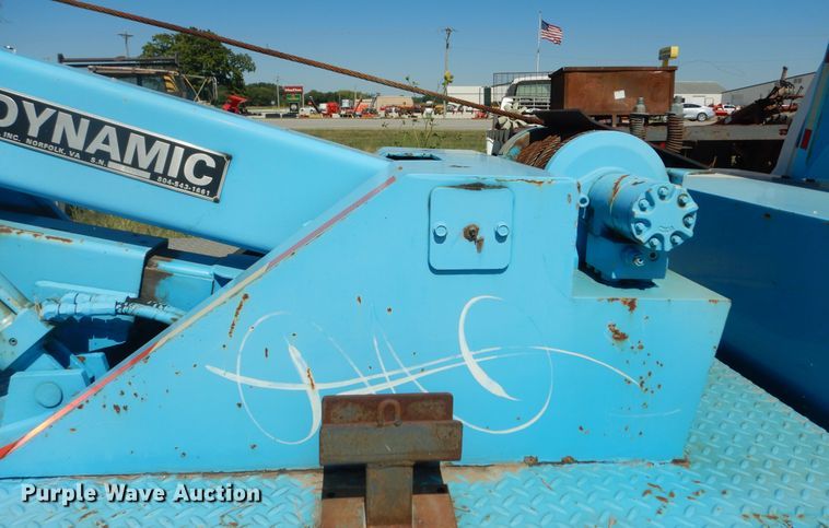 image for item DM3131 2005 Chevrolet Silverado 3500  tow truck