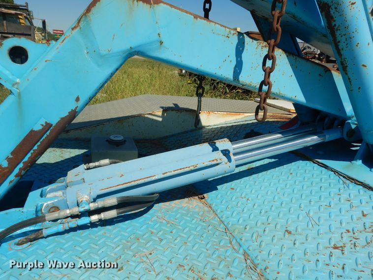 image for item DM3131 2005 Chevrolet Silverado 3500  tow truck