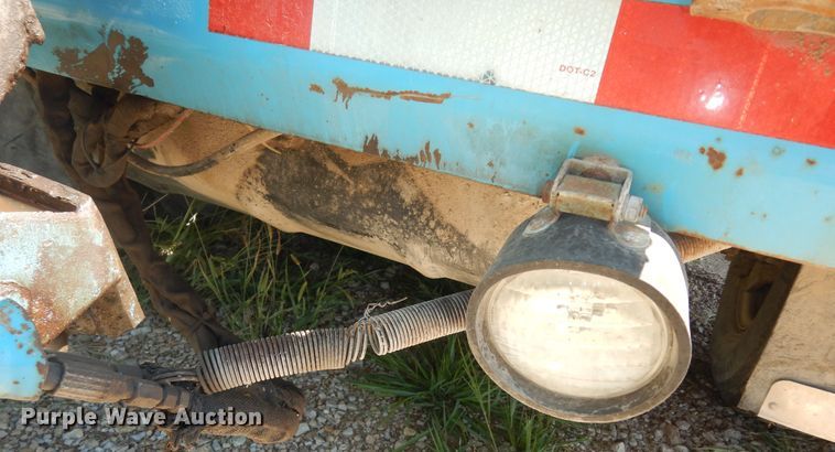 image for item DM3131 2005 Chevrolet Silverado 3500  tow truck