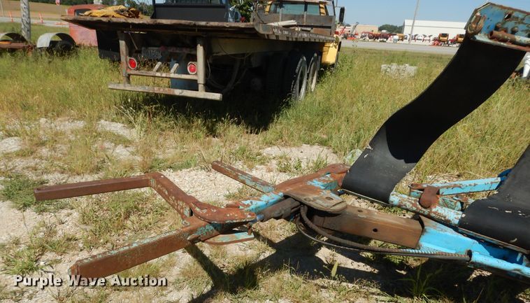 image for item DM3131 2005 Chevrolet Silverado 3500  tow truck