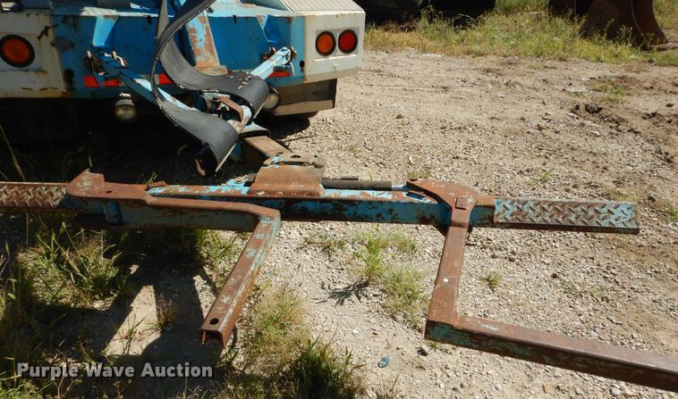 image for item DM3131 2005 Chevrolet Silverado 3500  tow truck