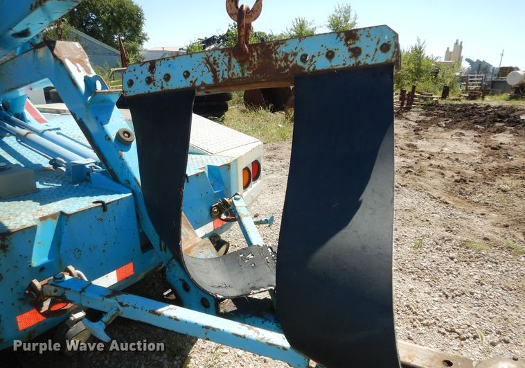 image for item DM3131 2005 Chevrolet Silverado 3500  tow truck