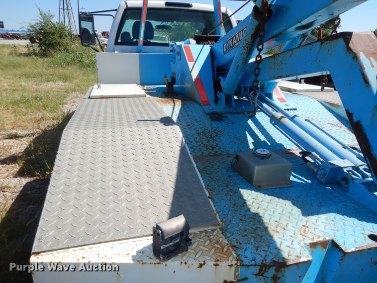 image for item DM3131 2005 Chevrolet Silverado 3500  tow truck