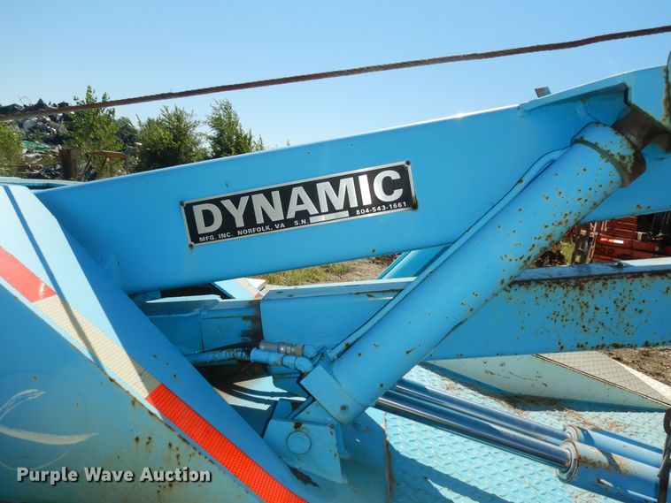 image for item DM3131 2005 Chevrolet Silverado 3500  tow truck