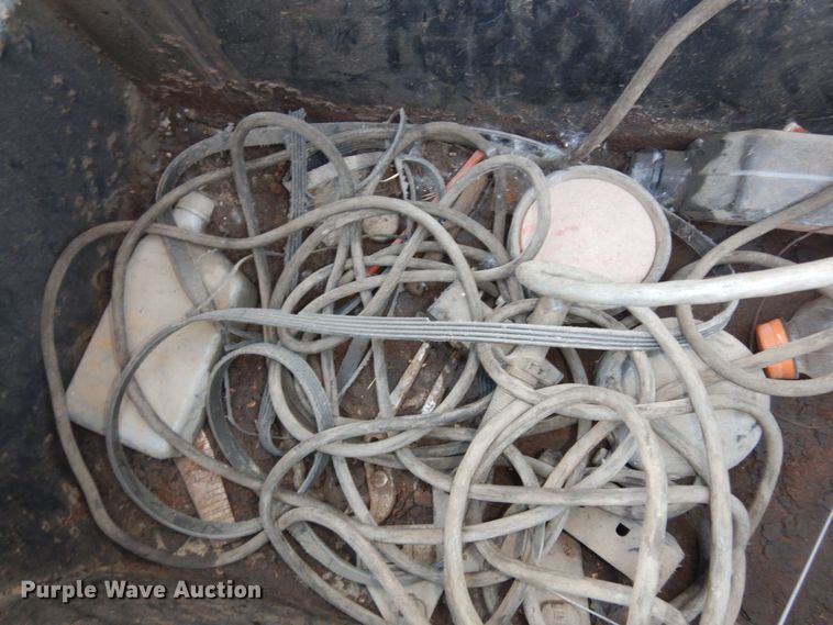 image for item DM3131 2005 Chevrolet Silverado 3500  tow truck