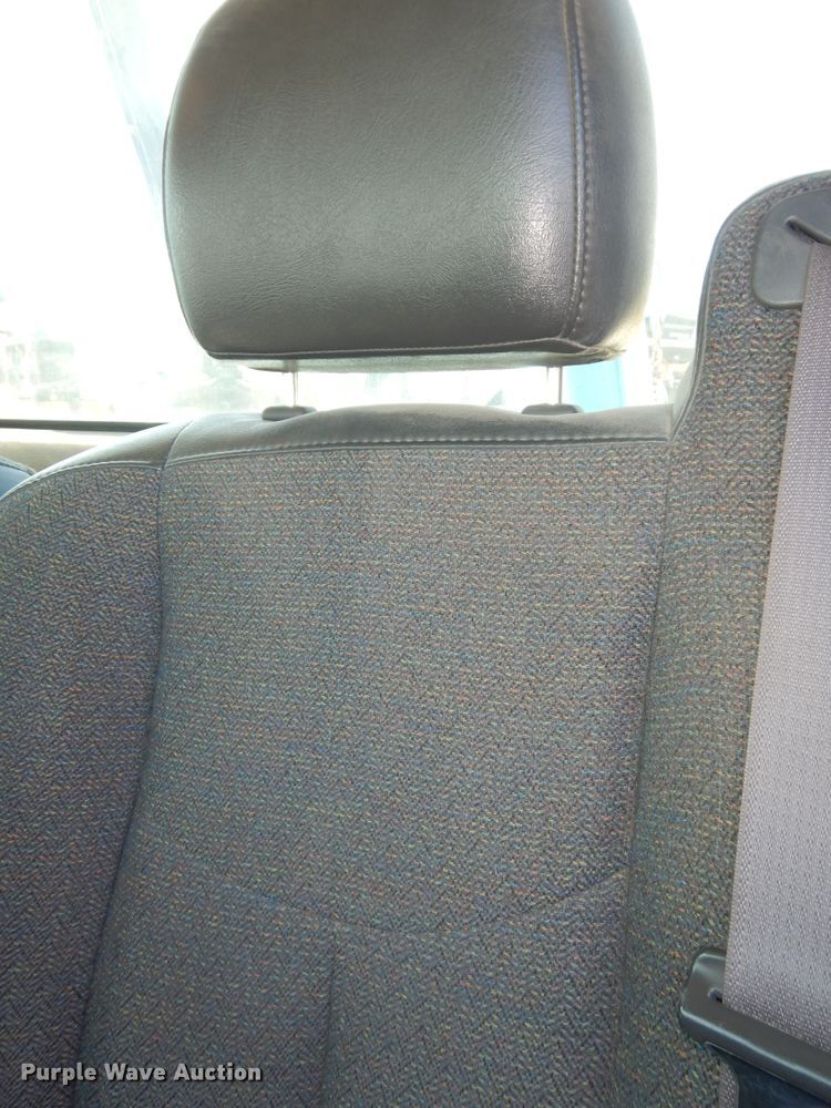 image for item DM3131 2005 Chevrolet Silverado 3500  tow truck