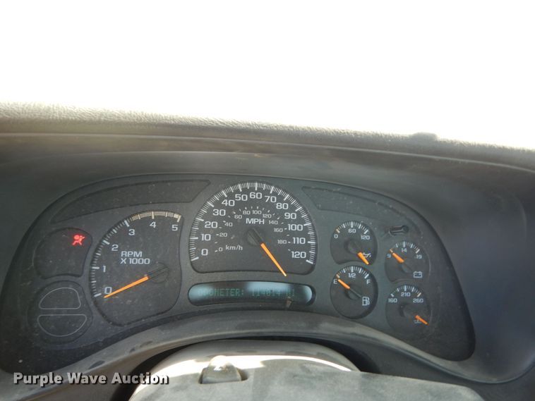 image for item DM3131 2005 Chevrolet Silverado 3500  tow truck