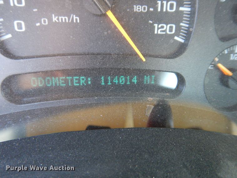 image for item DM3131 2005 Chevrolet Silverado 3500  tow truck