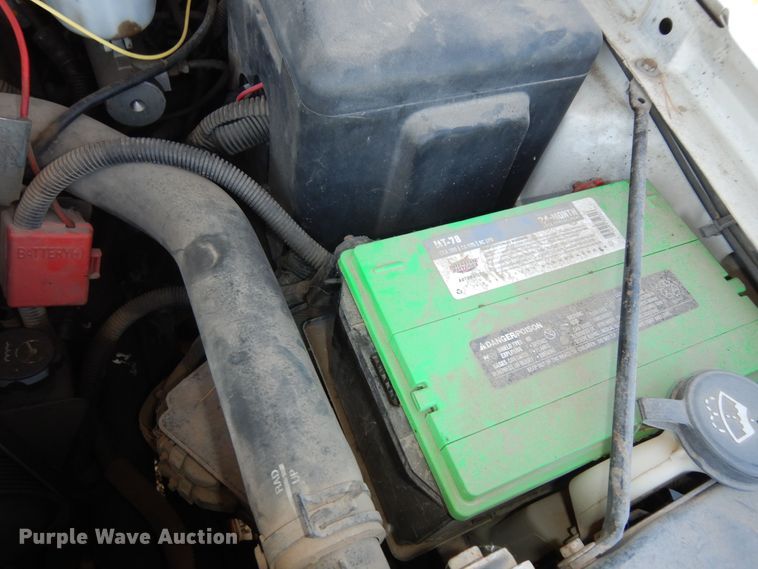 image for item DM3131 2005 Chevrolet Silverado 3500  tow truck