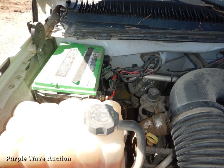 image for item DM3131 2005 Chevrolet Silverado 3500  tow truck