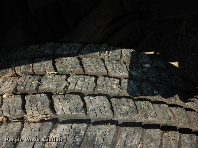 image for item DM3131 2005 Chevrolet Silverado 3500  tow truck