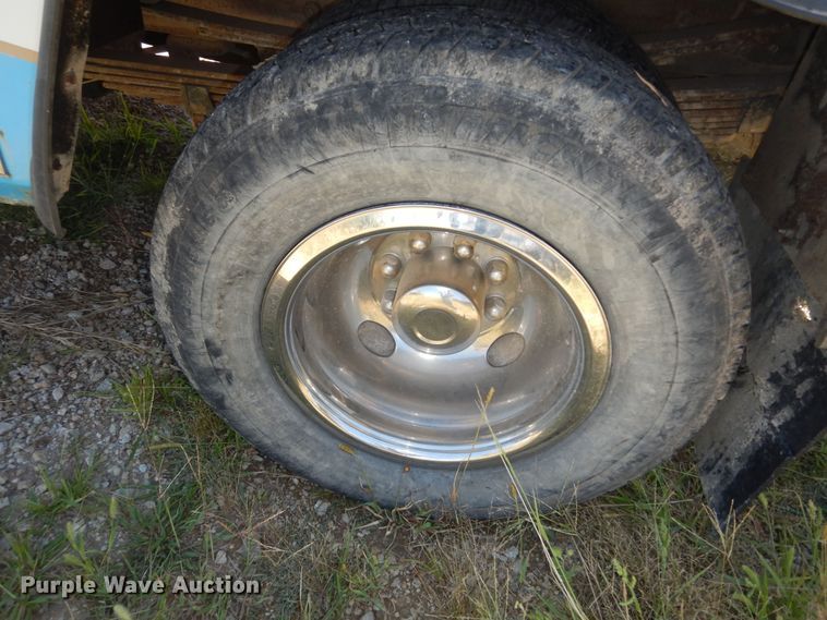 image for item DM3131 2005 Chevrolet Silverado 3500  tow truck