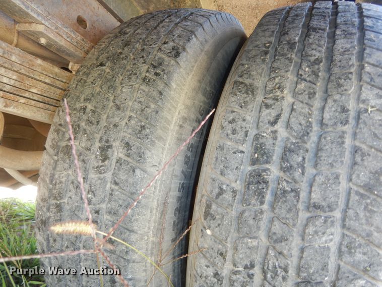 image for item DM3131 2005 Chevrolet Silverado 3500  tow truck