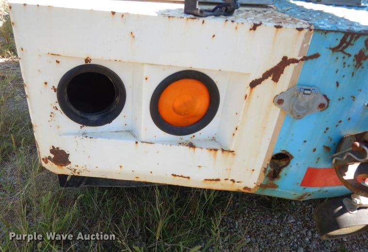 image for item DM3131 2005 Chevrolet Silverado 3500  tow truck