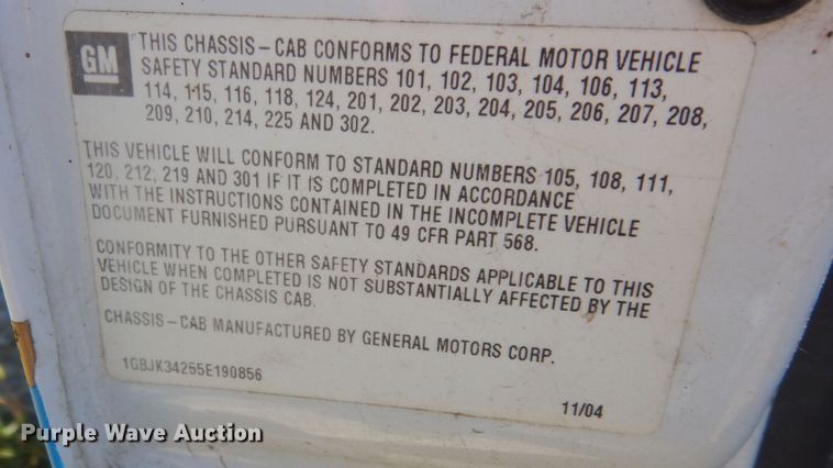 image for item DM3131 2005 Chevrolet Silverado 3500  tow truck