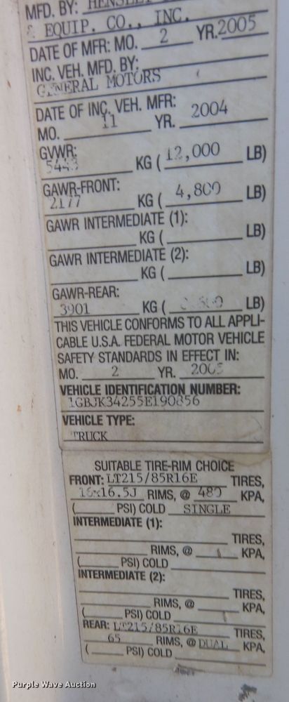 image for item DM3131 2005 Chevrolet Silverado 3500  tow truck