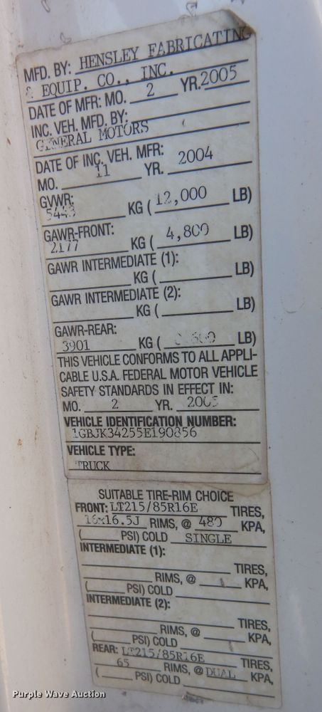 image for item DM3131 2005 Chevrolet Silverado 3500  tow truck