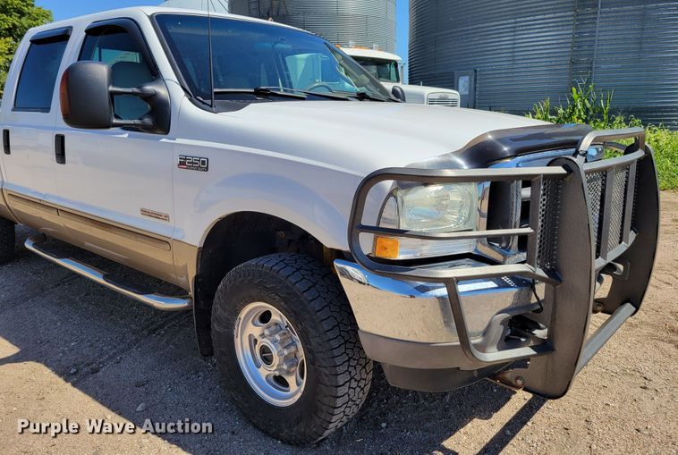 image for item DM8015 2003 Ford F250 Super Duty Lariat  Crew Cab pickup truck