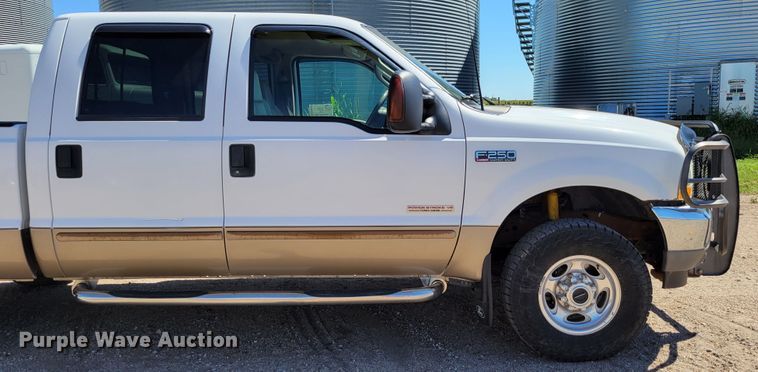 image for item DM8015 2003 Ford F250 Super Duty Lariat  Crew Cab pickup truck