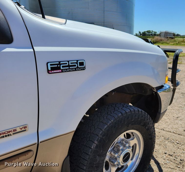 image for item DM8015 2003 Ford F250 Super Duty Lariat  Crew Cab pickup truck