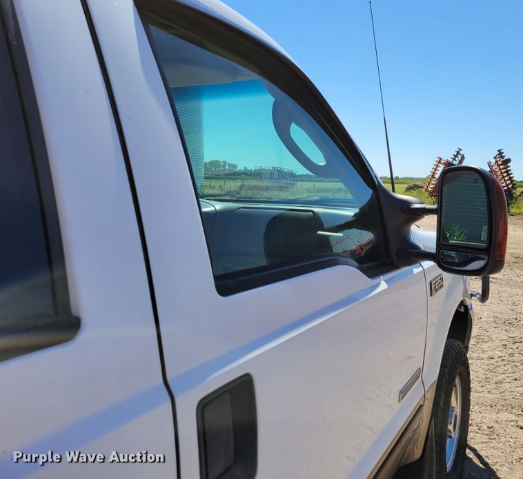 image for item DM8015 2003 Ford F250 Super Duty Lariat  Crew Cab pickup truck