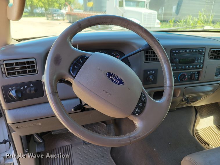 image for item DM8015 2003 Ford F250 Super Duty Lariat  Crew Cab pickup truck