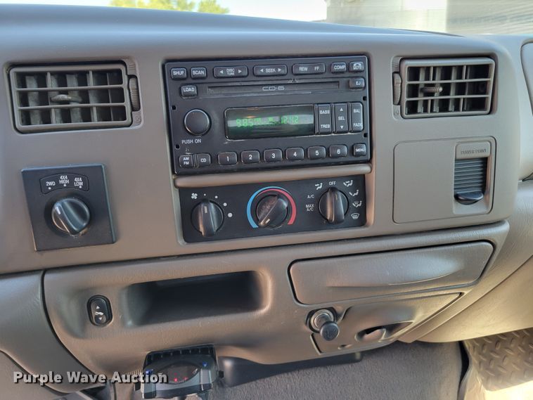 image for item DM8015 2003 Ford F250 Super Duty Lariat  Crew Cab pickup truck