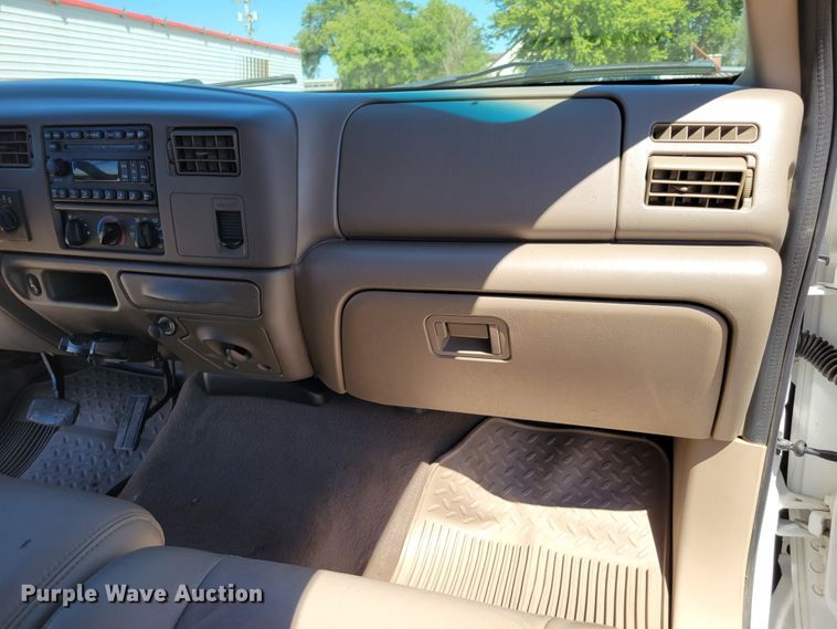 image for item DM8015 2003 Ford F250 Super Duty Lariat  Crew Cab pickup truck