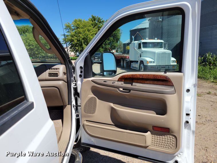 image for item DM8015 2003 Ford F250 Super Duty Lariat  Crew Cab pickup truck