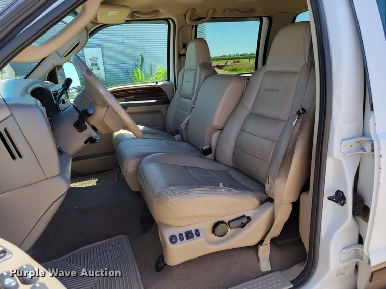 image for item DM8015 2003 Ford F250 Super Duty Lariat  Crew Cab pickup truck