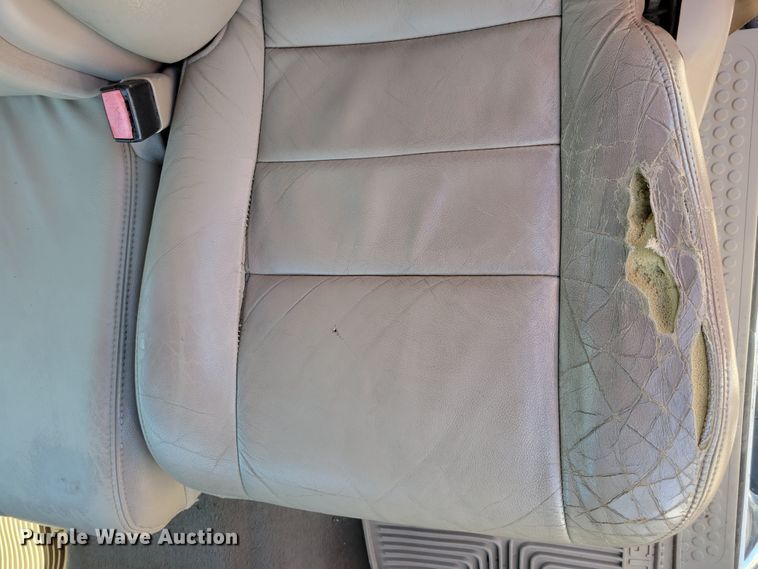 image for item DM8015 2003 Ford F250 Super Duty Lariat  Crew Cab pickup truck