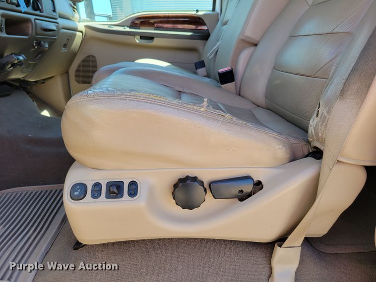 image for item DM8015 2003 Ford F250 Super Duty Lariat  Crew Cab pickup truck