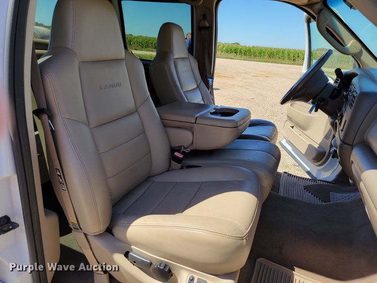 image for item DM8015 2003 Ford F250 Super Duty Lariat  Crew Cab pickup truck