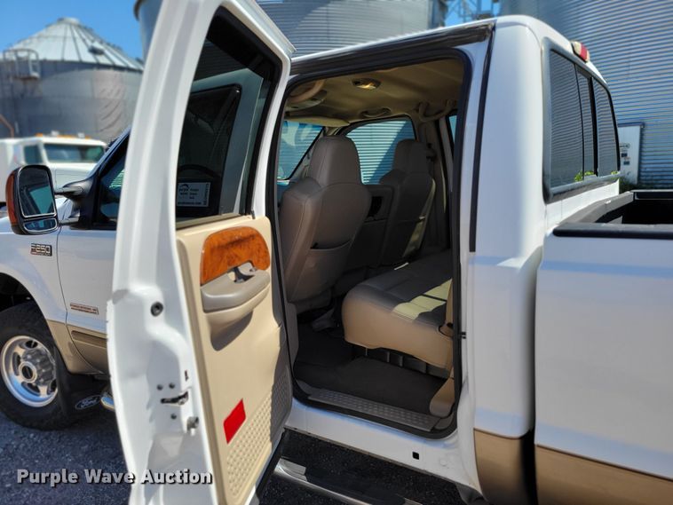 image for item DM8015 2003 Ford F250 Super Duty Lariat  Crew Cab pickup truck