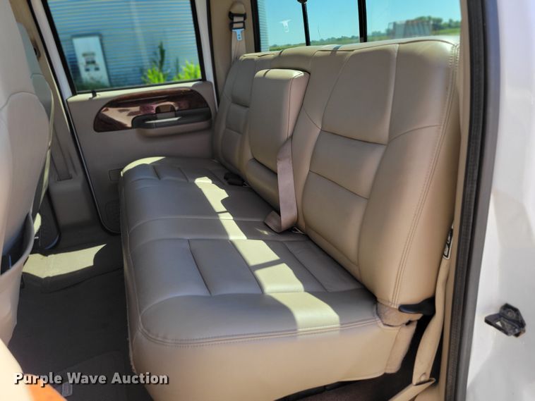 image for item DM8015 2003 Ford F250 Super Duty Lariat  Crew Cab pickup truck