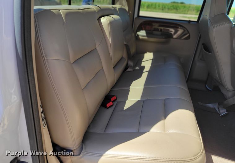 image for item DM8015 2003 Ford F250 Super Duty Lariat  Crew Cab pickup truck