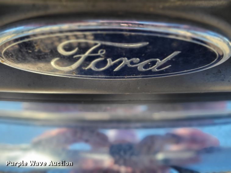 image for item DM8015 2003 Ford F250 Super Duty Lariat  Crew Cab pickup truck