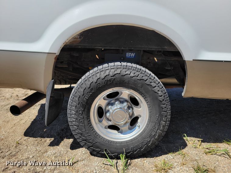 image for item DM8015 2003 Ford F250 Super Duty Lariat  Crew Cab pickup truck