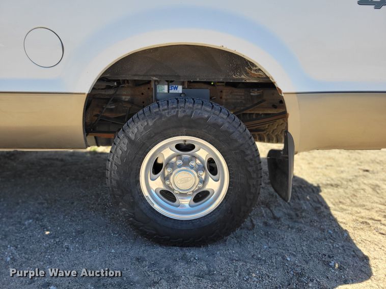 image for item DM8015 2003 Ford F250 Super Duty Lariat  Crew Cab pickup truck