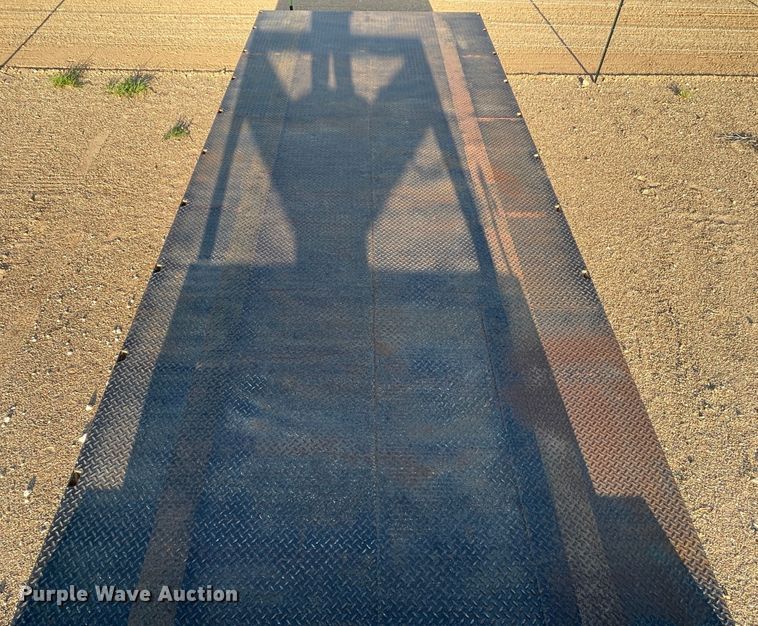 image for item DN5154 1999 Bohnert  flatbed trailer