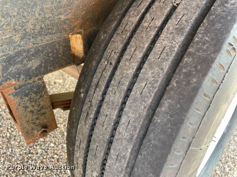 image for item DN5154 1999 Bohnert  flatbed trailer