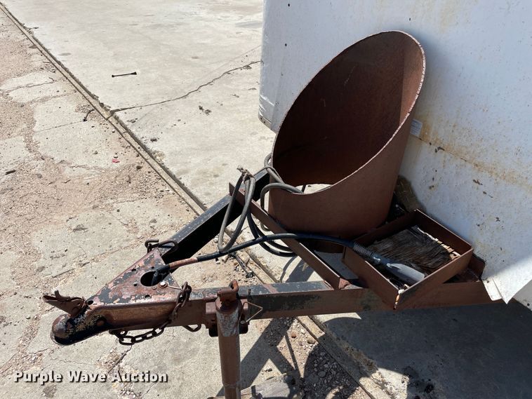 image for item DN5170 2002 Cary-On Cargo  enclosed cargo trailer