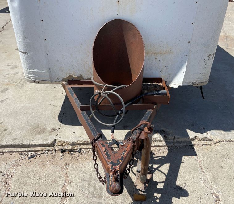 image for item DN5170 2002 Cary-On Cargo  enclosed cargo trailer